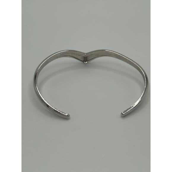 Avon Silver Tone V Bangle - Picture 4 of 7